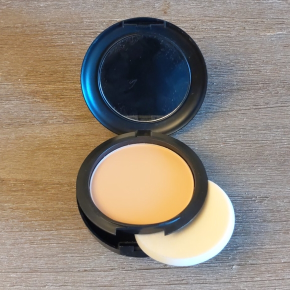 M.A.C. Mac cosmetics studio fix powder NEW - Picture 2 of 4